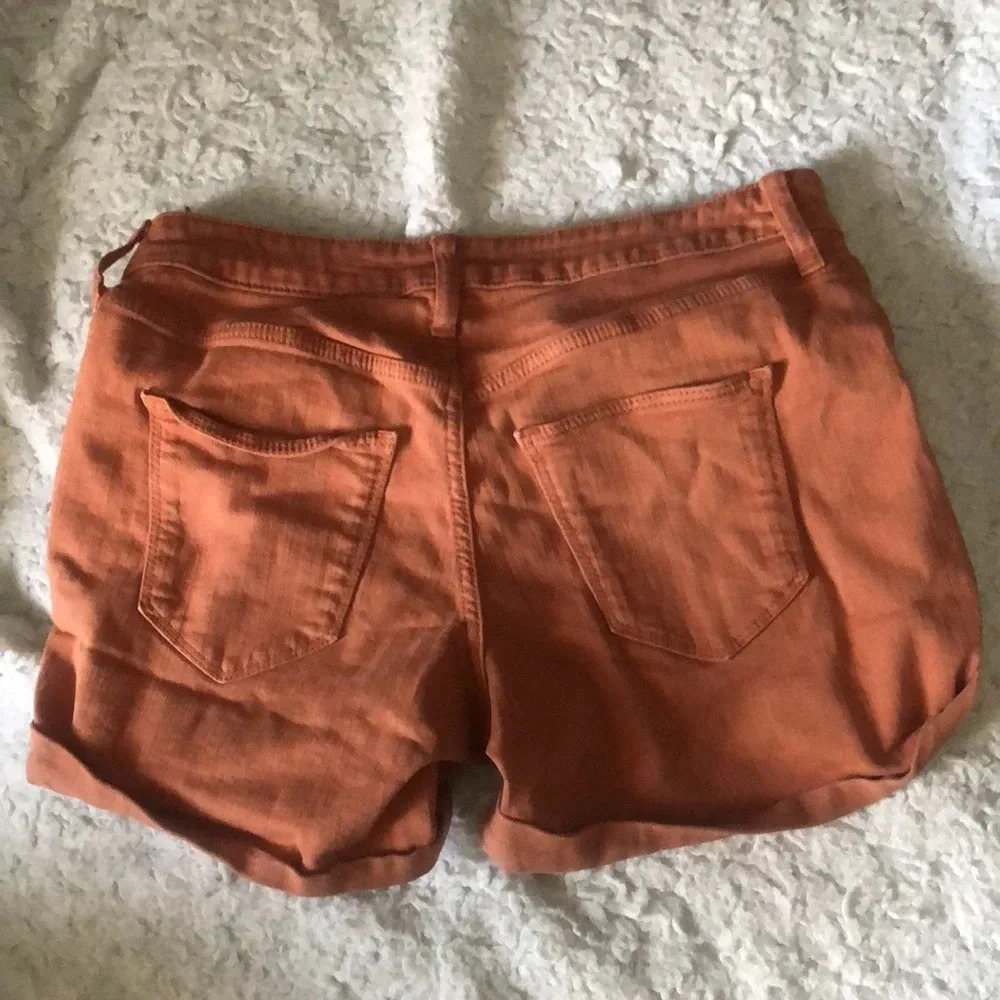 Universal Thread Shorts - Picture 4 of 4